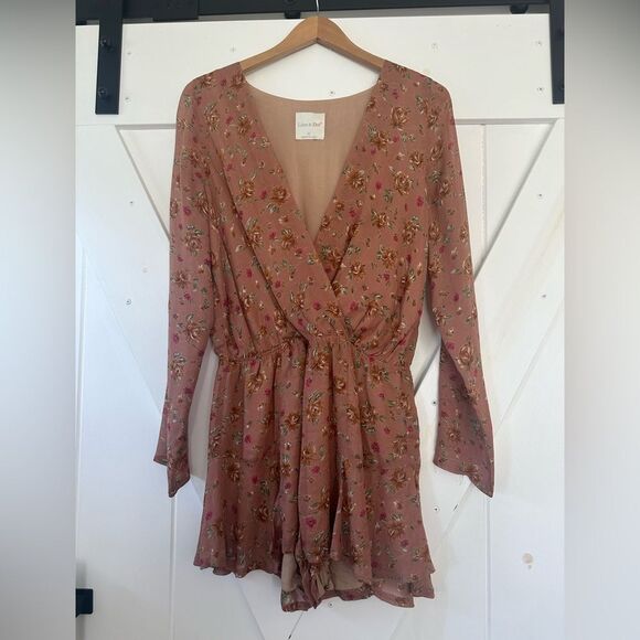 Line & Dot Reality Bites Romper Floral Large - Picture 1 of 4